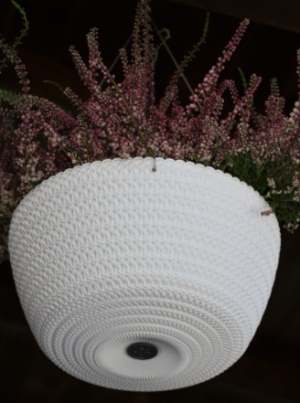 Závesný kvetináč sivý pletený vzor Jersey 