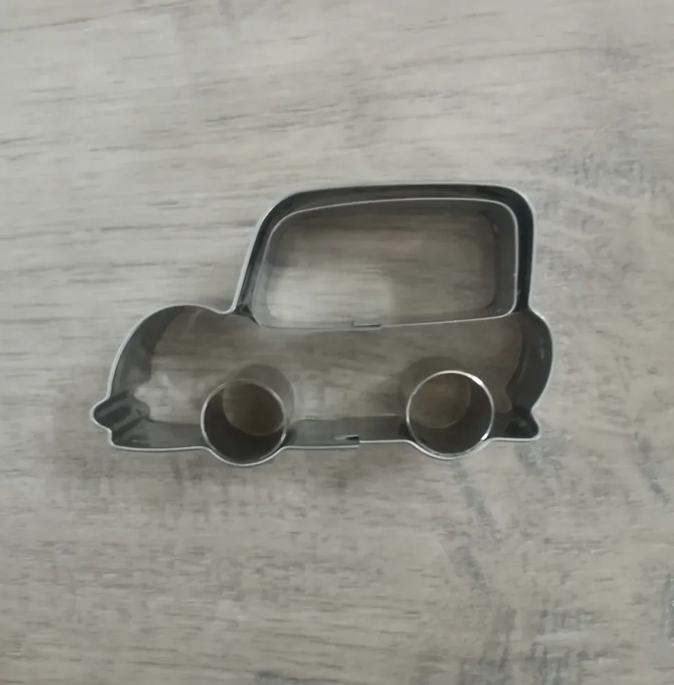 Vykrajovačka auto 7cm