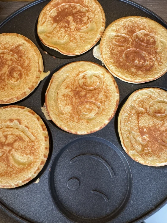 Panvica na lievance Smile - 7 lievancov, 26 cm